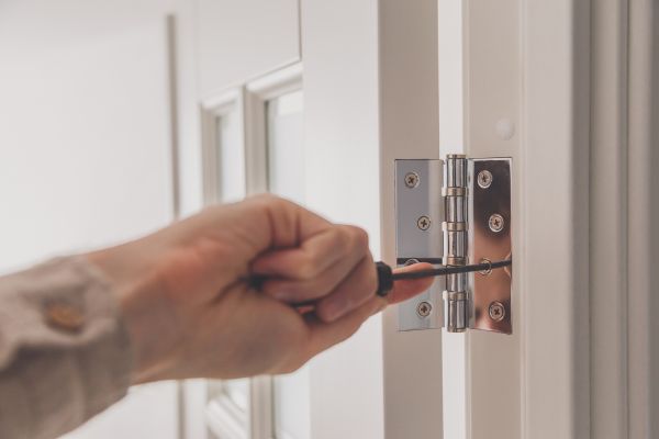 Hinge Repair in Glen Allen