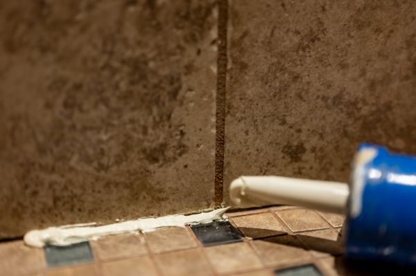 Shower Caulk Replacement in Glen Allen